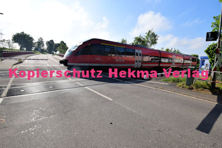 Knöringen Eisenbahn - Knöringen Bahnübergang 1032 km 13,633 BÜ 13,6 - Bahnhofstraße/L513