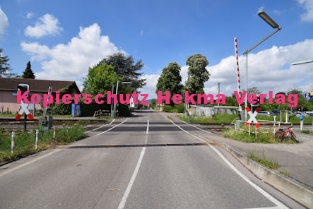 Knöringen Eisenbahn - Knöringen Bahnübergang 1032 km 13,633 BÜ 13,6 - Bahnhofstraße/L513