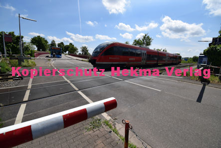 Knöringen Eisenbahn - Knöringen Bahnübergang 1032 km 13,633 BÜ 13,6 - Bahnhofstraße/L513