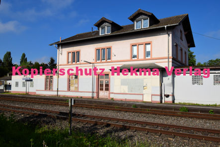 Knöringen-Essingen Eisenbahn - Knöringen-Essingen Bahnhof - Bahnhofsgebäude