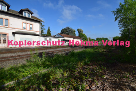 Knöringen-Essingen Eisenbahn - Knöringen-Essingen Bahnhof - Bahnhofsgebäude