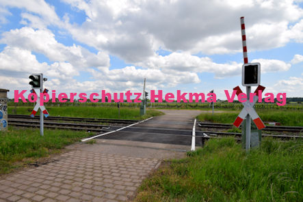 Maikammer Eisenbahn - Maikammer Bahnübergang BÜ 6,4 - Feldweg
