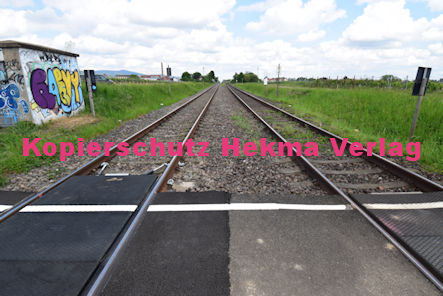 Maikammer Eisenbahn - Maikammer Bahnübergang BÜ 6,4 - Feldweg