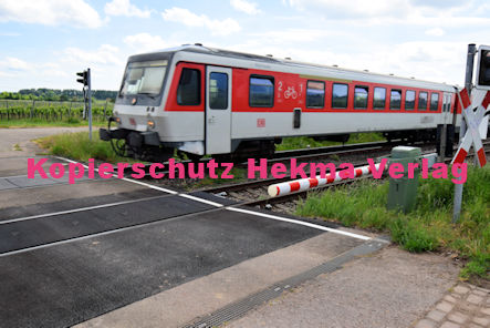 Maikammer Eisenbahn - Maikammer Bahnübergang BÜ 6,4 - Feldweg
