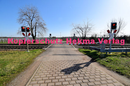 Maikammer Eisenbahn - Maikammer Bahnübergang BÜ 6,9 - Feldweg