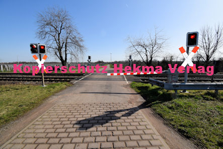 Maikammer Eisenbahn - Maikammer Bahnübergang BÜ 6,9 - Feldweg