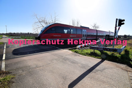 Maikammer Eisenbahn - Maikammer Bahnübergang BÜ 6,9 - Feldweg