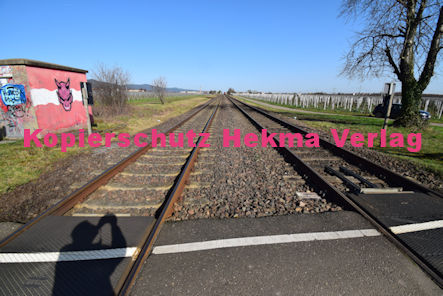 Maikammer Eisenbahn - Maikammer Bahnübergang BÜ 6,9 - Feldweg