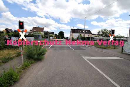 Maikammer/Kirrweiler - Eisenbahn - Kirrweiler Bahnübergang Bü 5,8 - Hauptstraße