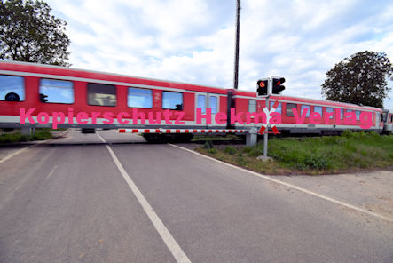 Minderslachen-Winden - Eisenbahn - Minderslachen-Winden Bahnübergang Bü 4,458 - Feldweg