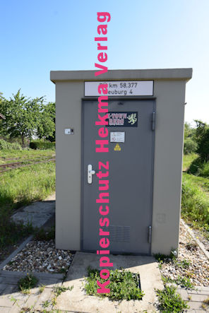 Neuburg am Rhein Eisenbahn - Neuburg Bahnübergang - Bü km 58,377 Neuburg 4 - Feldweg Kieswerk Weisenburger