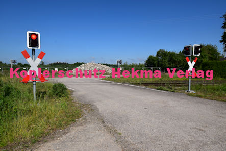 Neuburg am Rhein Eisenbahn - Neuburg Bahnübergang - Bü km 58,377 Neuburg 4 - Feldweg Kieswerk Weisenburger