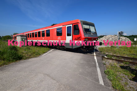 Neuburg am Rhein Eisenbahn - Neuburg Bahnübergang - Bü km 58,377 Neuburg 4 - Feldweg Kieswerk Weisenburger