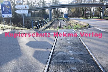 Speyer Eisenbahn - Bahnübergang Speyer - Bü Speyerer Hafen 210k km 3,070 - Im Hafenbecken