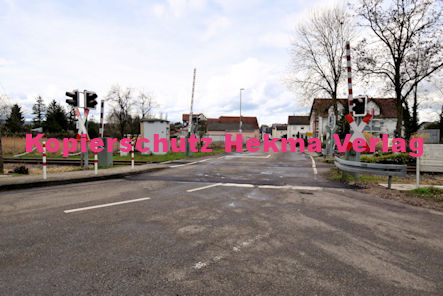 Steinfeld (Pfalz) Eisenbahn - Steinfeld Bahnübergang 1118 - Bahnhofstraße/L545