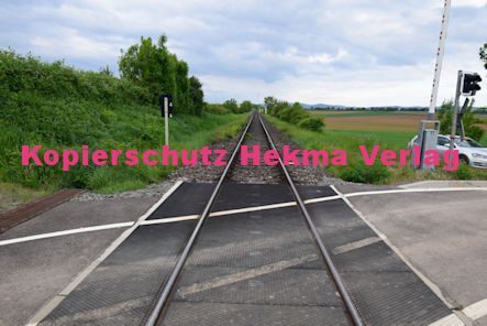 Minderslachen-Winden - Eisenbahn - Minderslachen-Winden Bahnübergang Bü 2,259 - Feldweg