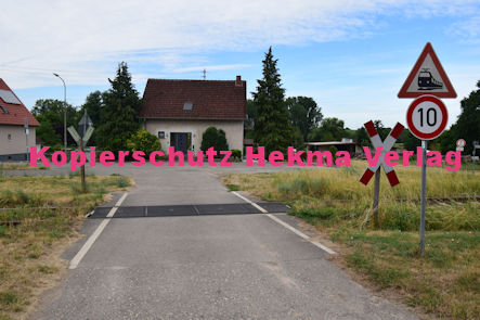Barbelroth (Pfalz) Eisenbahn - Barbelroth Bahnübergang 1337 - Friedhofstraße/Friedhof