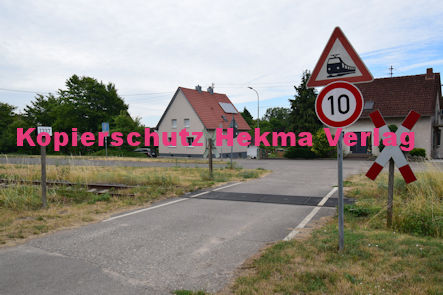 Barbelroth (Pfalz) Eisenbahn - Barbelroth Bahnübergang 1337 - Friedhofstraße/Friedhof