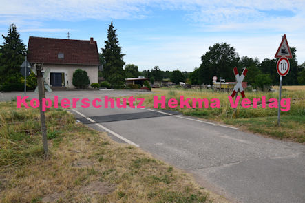 Barbelroth (Pfalz) Eisenbahn - Barbelroth Bahnübergang 1337 - Friedhofstraße/Friedhof