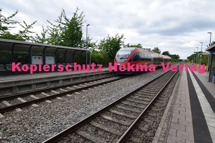 Edenkoben Eisenbahn - Bahnhof Edenkoben - Bahnsteig - Zug Birkweiler