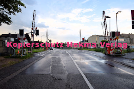 Kandel (Pfalz) - Eisenbahn - Kandel Bahnübergang 1210 Bü 7,1 - Bahnhofstraße - Behelfsschranke