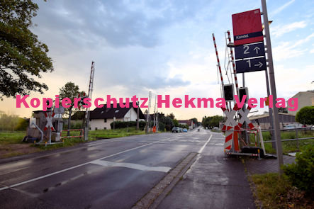 Kandel (Pfalz) - Eisenbahn - Kandel Bahnübergang 1210 Bü 7,1 - Bahnhofstraße - Behelfsschranke