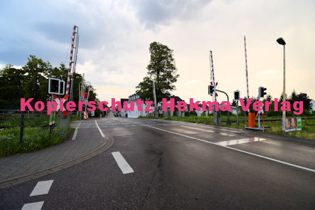 Kandel (Pfalz) - Eisenbahn - Kandel Bahnübergang 1210 Bü 7,1 - Bahnhofstraße - Behelfsschranke