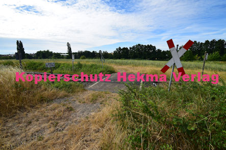 Kapellen-Drusweiler (Pfalz) Bad Bergzabern - Eisenbahn - Bahnübergang 1343 BÜ 7 - Feldweg vor der Brücke