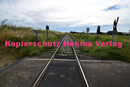 Kapellen-Drusweiler (Pfalz) Bad Bergzabern - Eisenbahn - Bahnübergang 1343 BÜ 7 - Feldweg vor der Brücke
