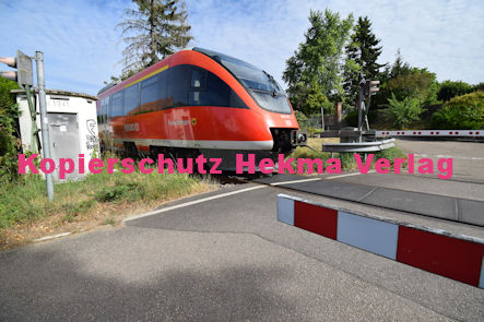 Kapellen-Drusweiler (Pfalz) Eisenbahn - Bahnübergang BÜ 1341 - Zug 643 517 Siebeldingen - Friedhofstraße/Friedhof