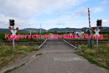 Maikammer Eisenbahn - Maikammer Bahnübergang BÜ km 6,4 - Feldweg