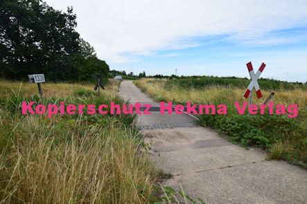 Oberhausen (Pfalz) Eisenbahn - Oberhausen Bahnübergang 1338 - Friedhofstraße/Friedhof