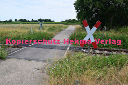 Oberhausen (Pfalz) Eisenbahn - Oberhausen Bahnübergang 1338 - Friedhofstraße/Friedhof