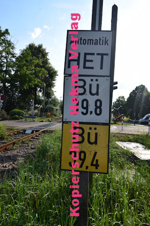 Steinfeld (Pfalz) Eisenbahn - Steinfeld Bahnübergang 1118 Bü km 39,8 - Bahnhofstraße/L545
