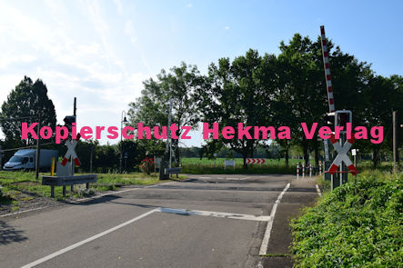 Steinfeld (Pfalz) - Eisenbahn - Steinfeld Bahnübergang 1118 Bü km 39,8 - Bahnhofstraße/L545