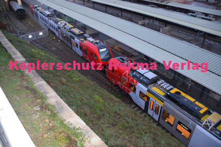 Neustadt (Wstr) Eisenbahn - Bahnhof Neustadt (Hbf) - Fa Stadler Oberleitungs-Hybridfahrzeug (Versuchsfahrzeug im Regelbetrieb) - Lok 6826 008