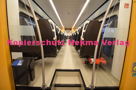 Neustadt (Wstr) Eisenbahn - Bahnhof Neustadt (Hbf) - Fa Stadler Oberleitungs-Hybridfahrzeug (Versuchsfahrzeug im Regelbetrieb) - Lok 6826 008 Innenansicht