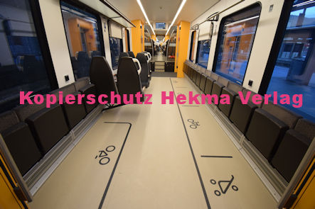 Neustadt (Wstr) Eisenbahn - Bahnhof Neustadt (Hbf) - Fa Stadler Oberleitungs-Hybridfahrzeug (Versuchsfahrzeug im Regelbetrieb) - Lok 6826 008 Innenansicht