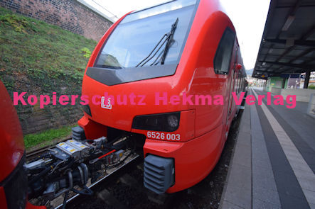 Neustadt (Wstr) Eisenbahn - Bahnhof Neustadt (Hbf) - Fa Stadler Oberleitungs-Hybridfahrzeug (Versuchsfahrzeug im Regelbetrieb) - Lok 6826 003
