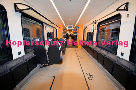 Neustadt (Wstr) Eisenbahn - Bahnhof Neustadt (Hbf) - Fa Stadler Oberleitungs-Hybridfahrzeug (Versuchsfahrzeug im Regelbetrieb) - Lok 6826 008 Innenansicht