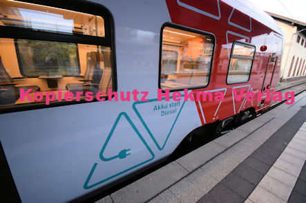 Neustadt (Wstr) Eisenbahn - Bahnhof Neustadt (Hbf) - Fa Stadler Oberleitungs-Hybridfahrzeug (Versuchsfahrzeug im Regelbetrieb) - Lok 6826 008