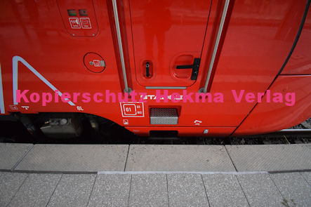 Neustadt (Wstr) Eisenbahn - Bahnhof Neustadt (Hbf) - Fa Stadler Oberleitungs-Hybridfahrzeug (Versuchsfahrzeug im Regelbetrieb) - Lok 6826 008