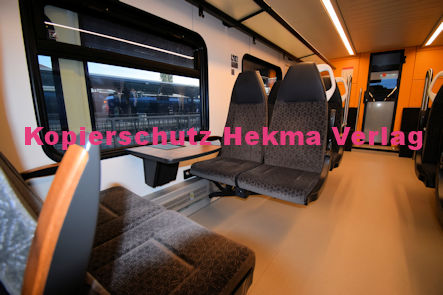 Neustadt (Wstr) Eisenbahn - Bahnhof Neustadt (Hbf) - Fa Stadler Oberleitungs-Hybridfahrzeug (Versuchsfahrzeug im Regelbetrieb) - Lok 6826 008 Innenansicht