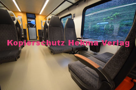 Neustadt (Wstr) Eisenbahn - Bahnhof Neustadt (Hbf) - Fa Stadler Oberleitungs-Hybridfahrzeug (Versuchsfahrzeug im Regelbetrieb) - Lok 6826 008 Innenansicht