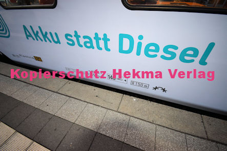 Neustadt (Wstr) Eisenbahn - Bahnhof Neustadt (Hbf) - Fa Stadler Oberleitungs-Hybridfahrzeug (Versuchsfahrzeug im Regelbetrieb) - Lok 6826 008