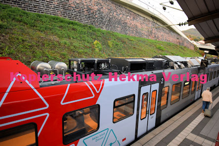 Neustadt (Wstr) Eisenbahn - Bahnhof Neustadt (Hbf) - Fa Stadler Oberleitungs-Hybridfahrzeug (Versuchsfahrzeug im Regelbetrieb) - Lok 6826 008