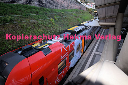 Neustadt (Wstr) Eisenbahn - Bahnhof Neustadt (Hbf) - Fa Stadler Oberleitungs-Hybridfahrzeug (Versuchsfahrzeug im Regelbetrieb) - Lok 6826 008